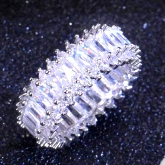 White gold with diamonds 💎 ✨️ - Picture 4 of 4